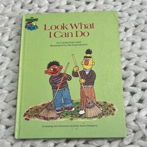 Sesame Street Green Book - Look What I Can Do